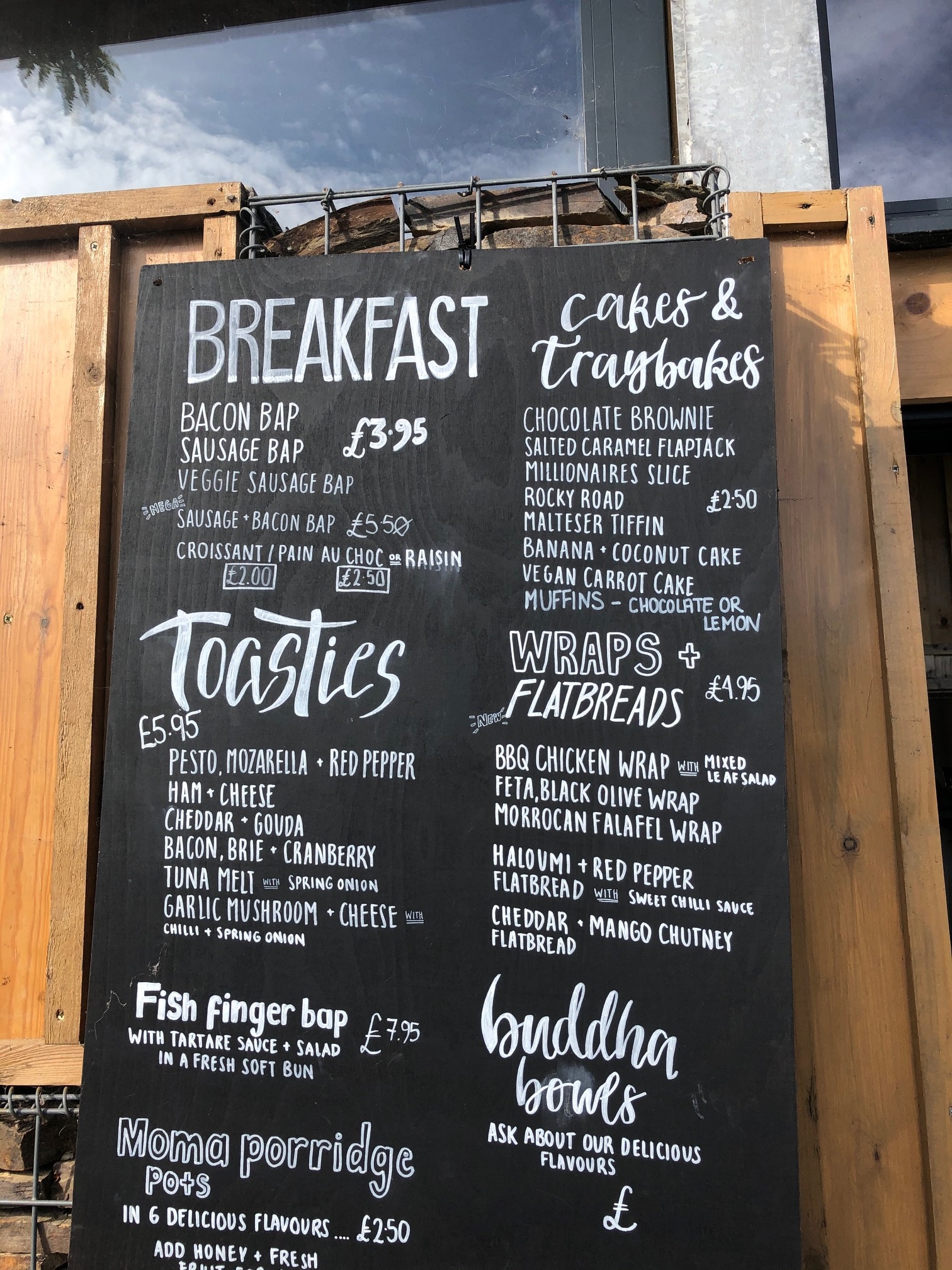 Beach Box Cafe at Wadebridge: Breakfast Cobs on the Camel Trail